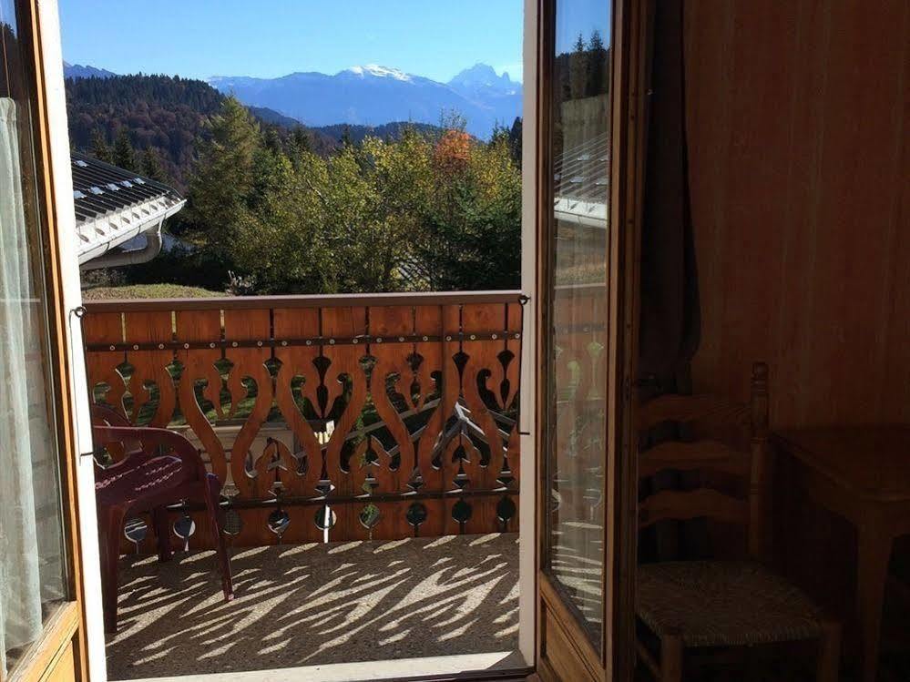 Hotel Le Taconet Le Praz de Lys Esterno foto